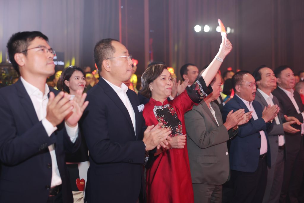 Alphanam 30 năm: Mạnh mẽ để vươn mình – Tử tế, chính trực để trường tồn