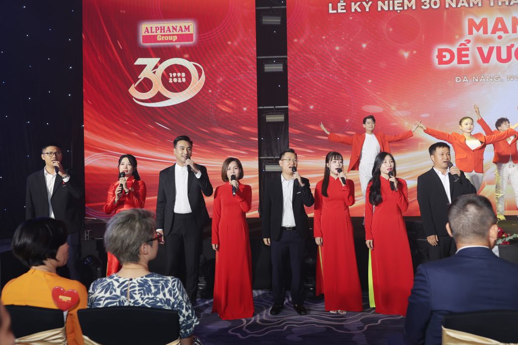 Alphanam 30 năm: Mạnh mẽ để vươn mình – Tử tế, chính trực để trường tồn