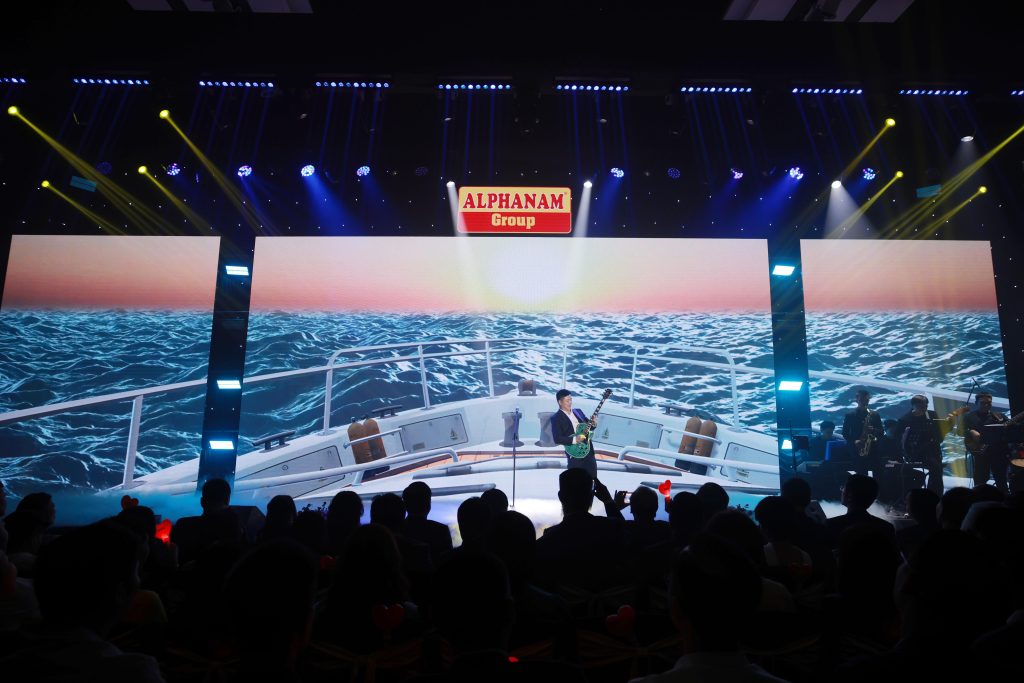 Alphanam 30 năm: Mạnh mẽ để vươn mình – Tử tế, chính trực để trường tồn