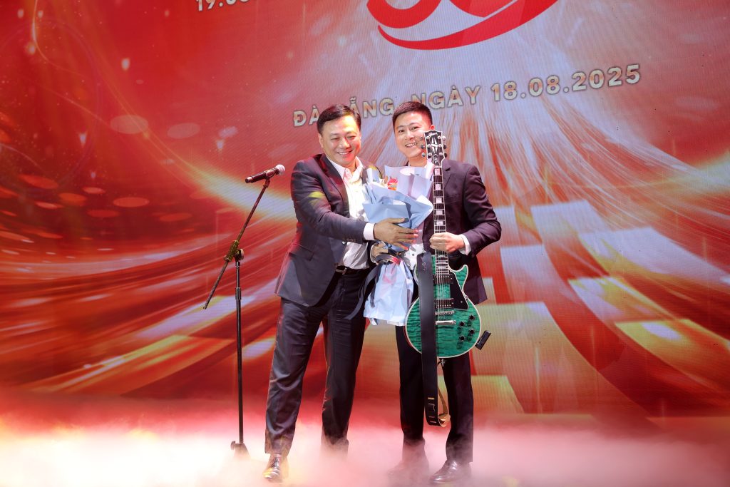 Alphanam 30 năm: Mạnh mẽ để vươn mình – Tử tế, chính trực để trường tồn