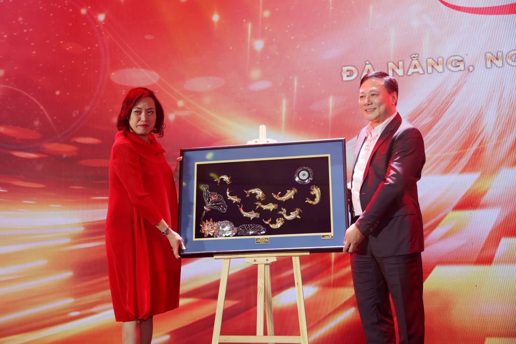 Alphanam 30 năm: Mạnh mẽ để vươn mình – Tử tế, chính trực để trường tồn