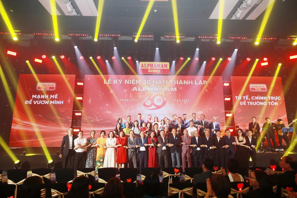 Alphanam 30 năm: Mạnh mẽ để vươn mình – Tử tế, chính trực để trường tồn