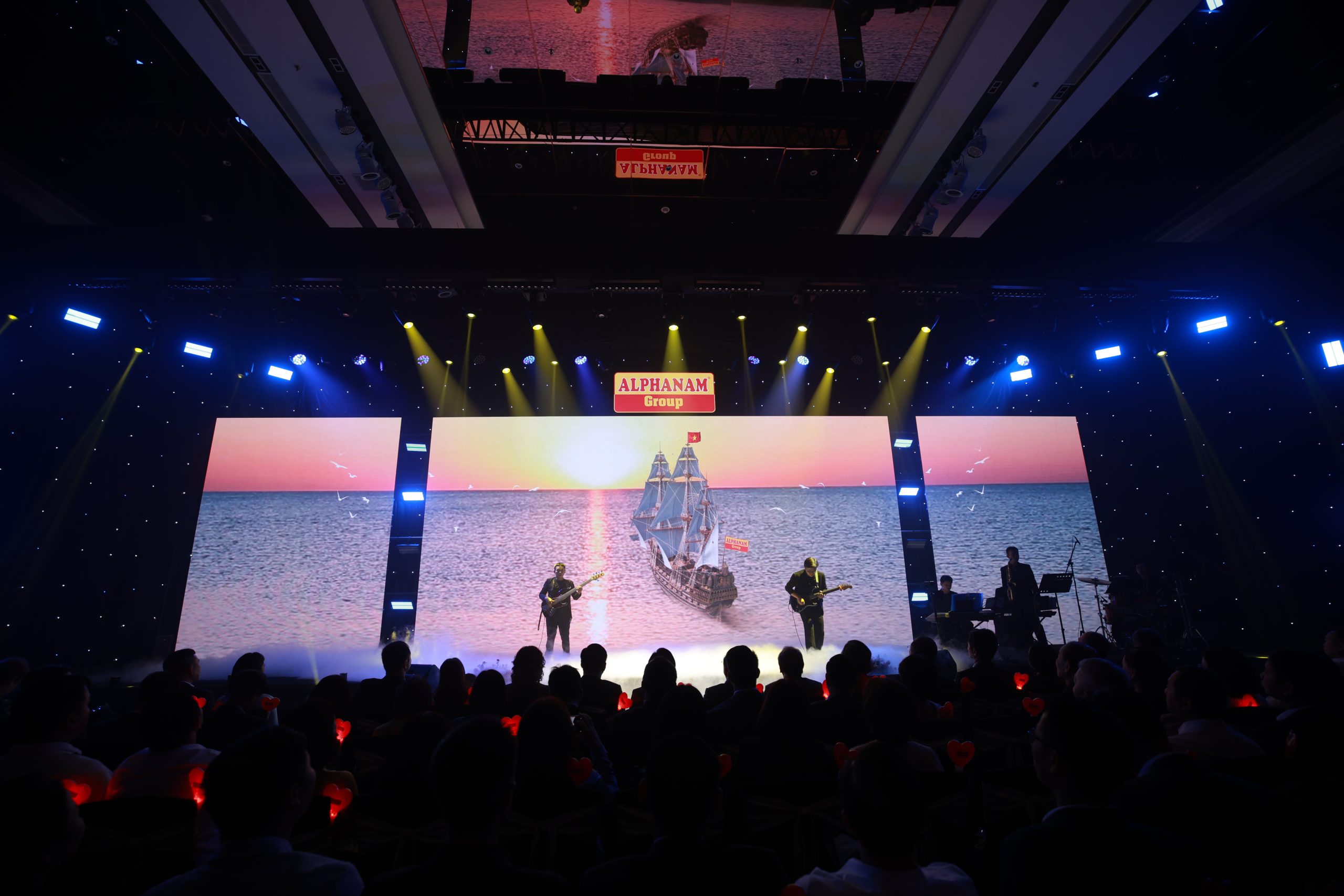 Alphanam 30 năm: Mạnh mẽ để vươn mình – Tử tế, chính trực để trường tồn