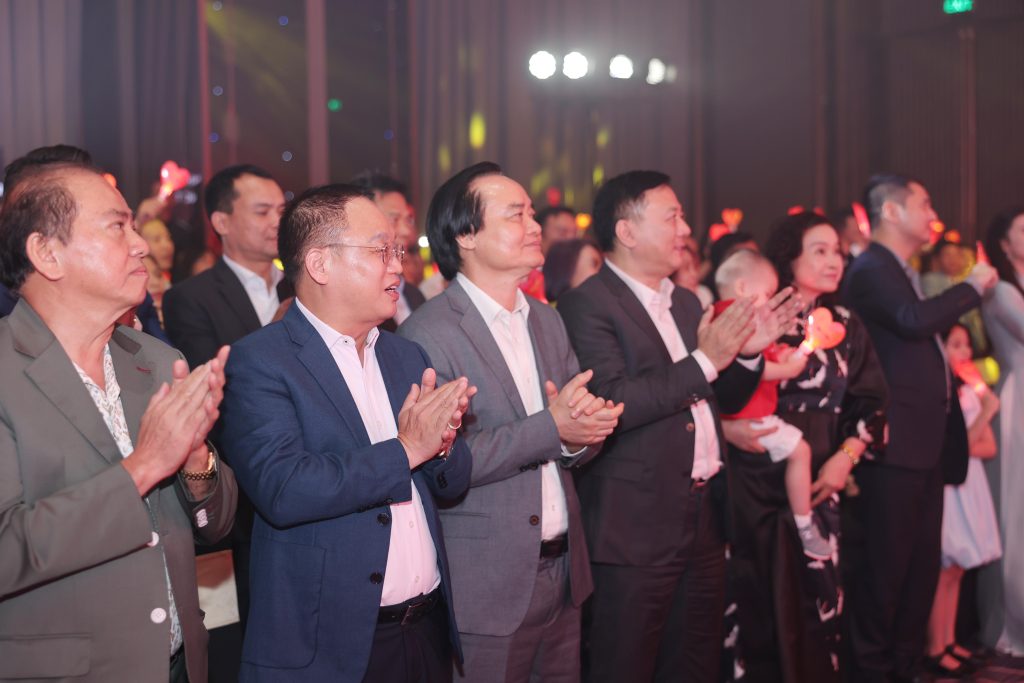 Alphanam 30 năm: Mạnh mẽ để vươn mình – Tử tế, chính trực để trường tồn