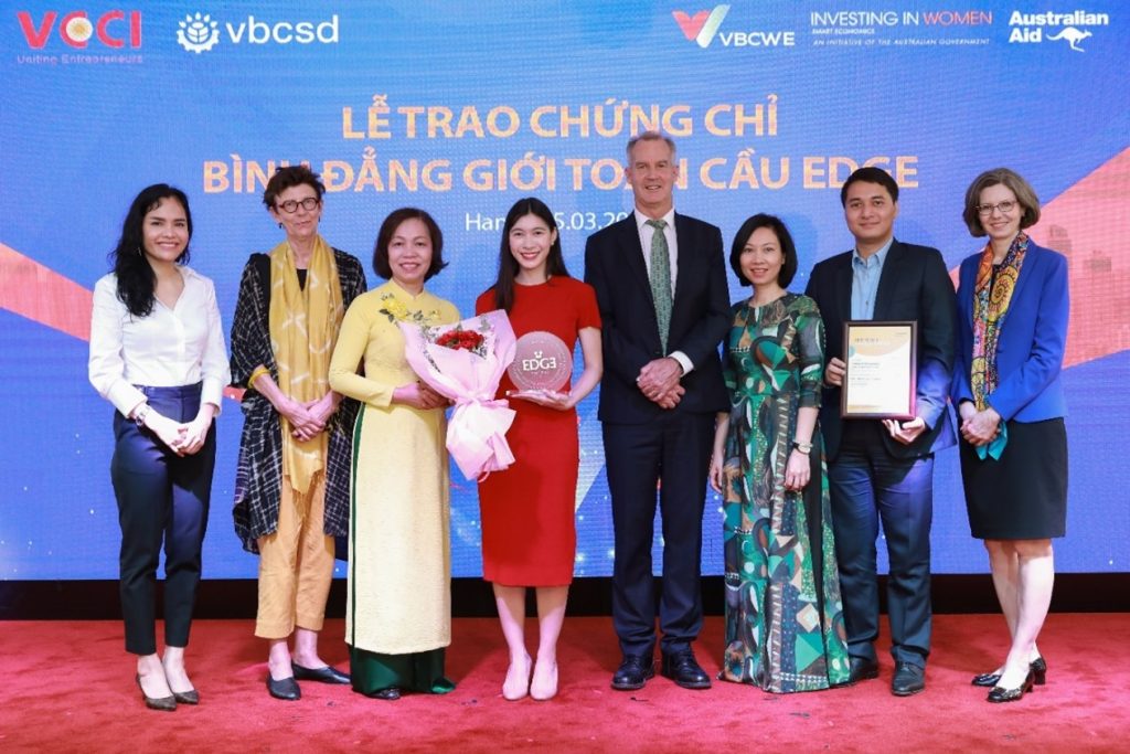Alphanam Group được vinh danh “Top 100 nơi làm việc tốt nhất Việt Nam 2024”