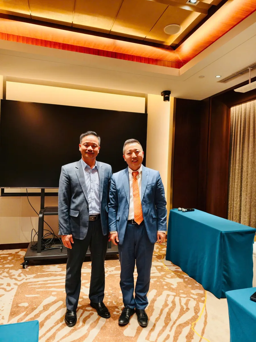 Alphanam Group nhận “Outstanding Award” tại Hội nghị Đại lý Toàn cầu LiuGong 2025