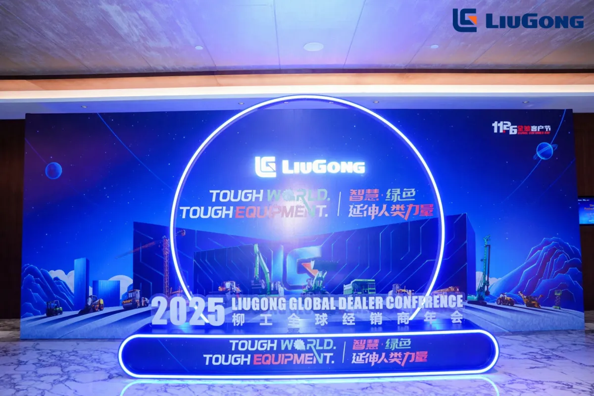 Alphanam Group nhận “Outstanding Award” tại Hội nghị Đại lý Toàn cầu LiuGong 2025