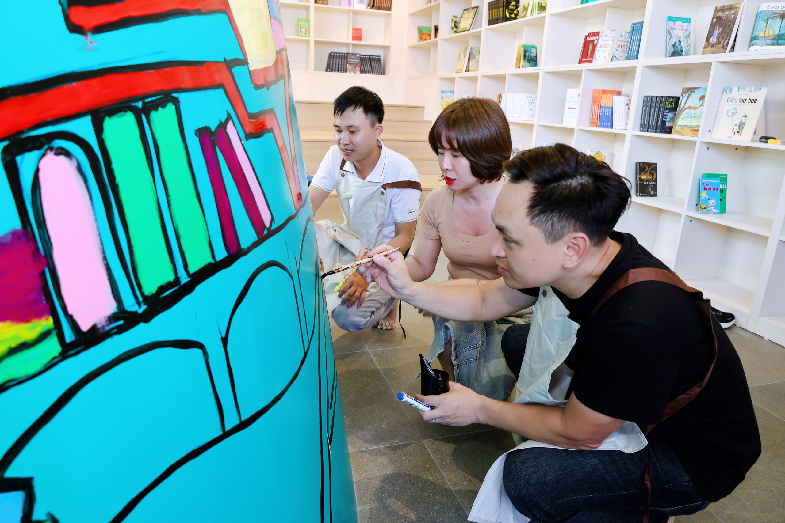 Alphanam tham quan và dành tặng Thư viện “Vẽ lên tương lai” cho các em học sinh tại ngôi trường Hope School