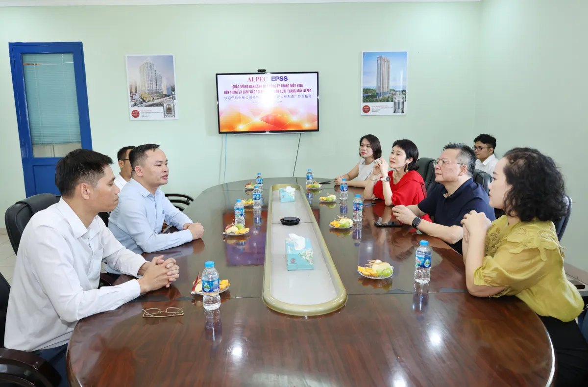 Ban lãnh đạo Yida Express Elevator đến thăm và làm việc tại nhà máy Alpec