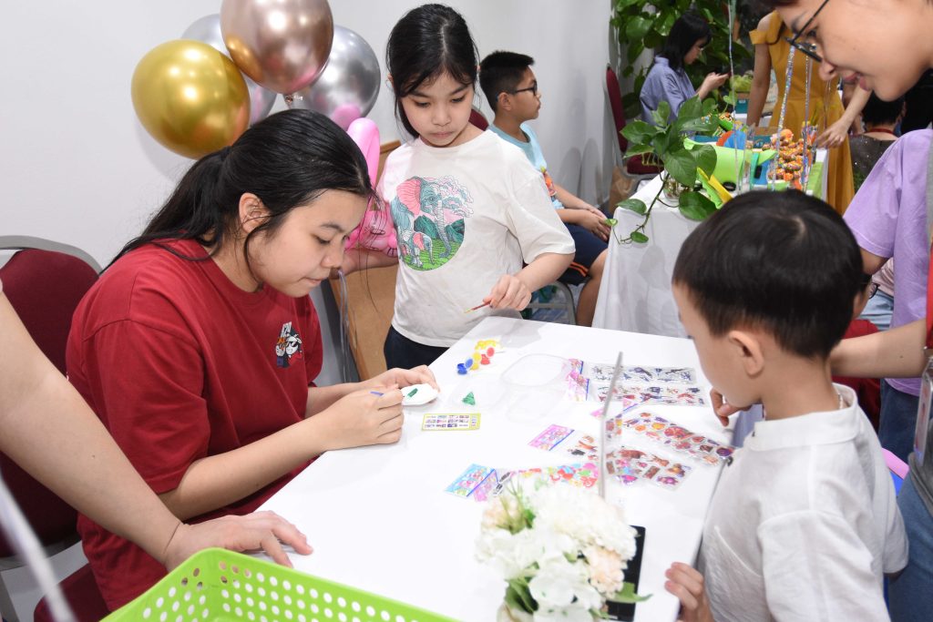 Các Alphanam nhí hân hoan chào đón chương trình hưởng ứng Tết Thiếu nhi tại Alphanam mang tên “Cùng bé ươm mầm xanh tương lai”