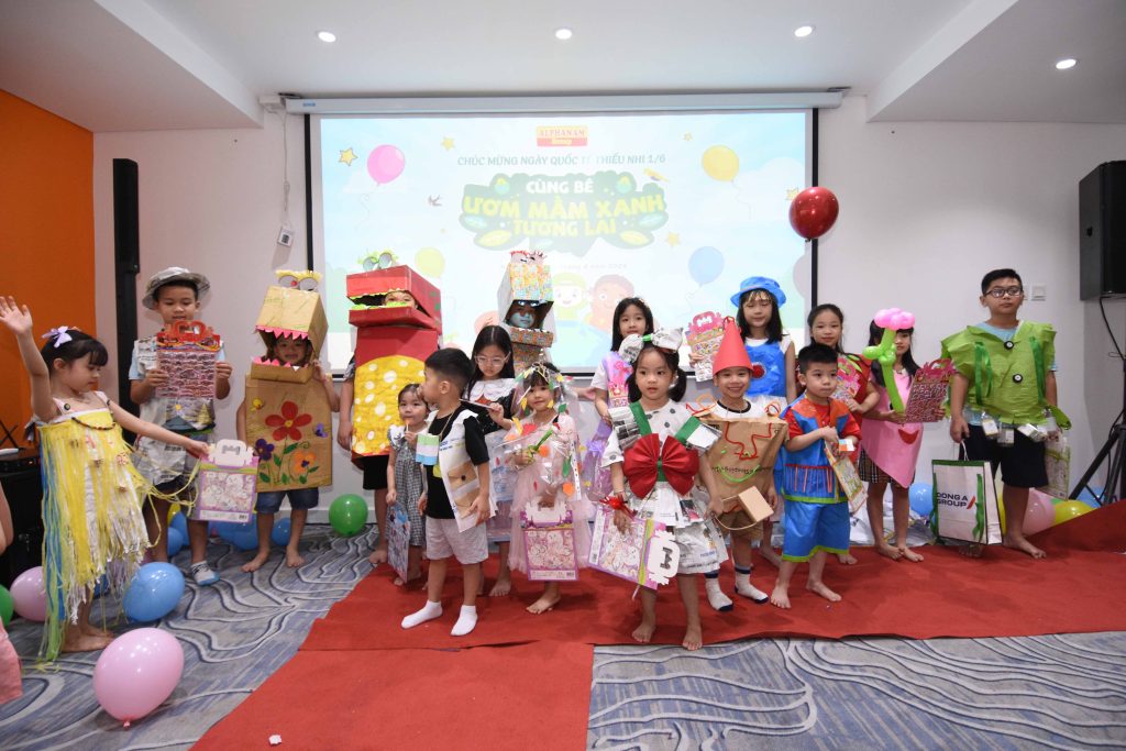 Các Alphanam nhí hân hoan chào đón chương trình hưởng ứng Tết Thiếu nhi tại Alphanam mang tên “Cùng bé ươm mầm xanh tương lai”