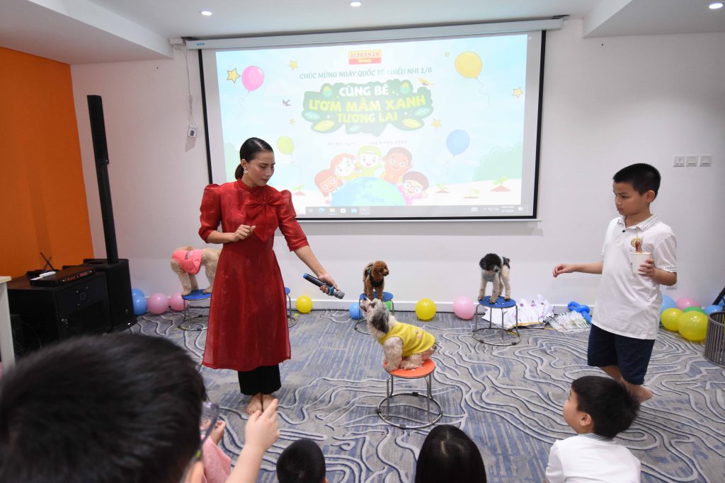 Các Alphanam nhí hân hoan chào đón chương trình hưởng ứng Tết Thiếu nhi tại Alphanam mang tên “Cùng bé ươm mầm xanh tương lai”