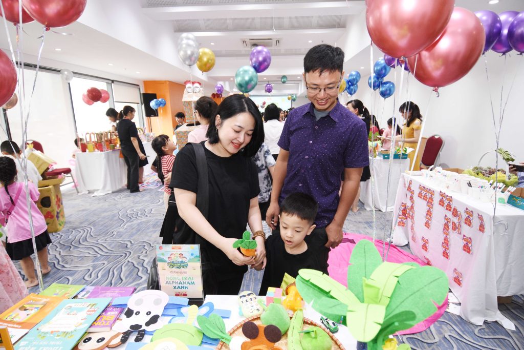 Các Alphanam nhí hân hoan chào đón chương trình hưởng ứng Tết Thiếu nhi tại Alphanam mang tên “Cùng bé ươm mầm xanh tương lai”