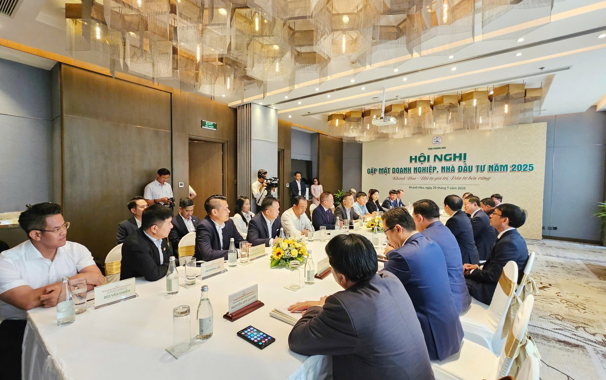 Câu lạc bộ Doanh nhân Sao Đỏ và Alphanam Group làm việc cùng UBND tỉnh Khánh Hòa về cơ hội đầu tư