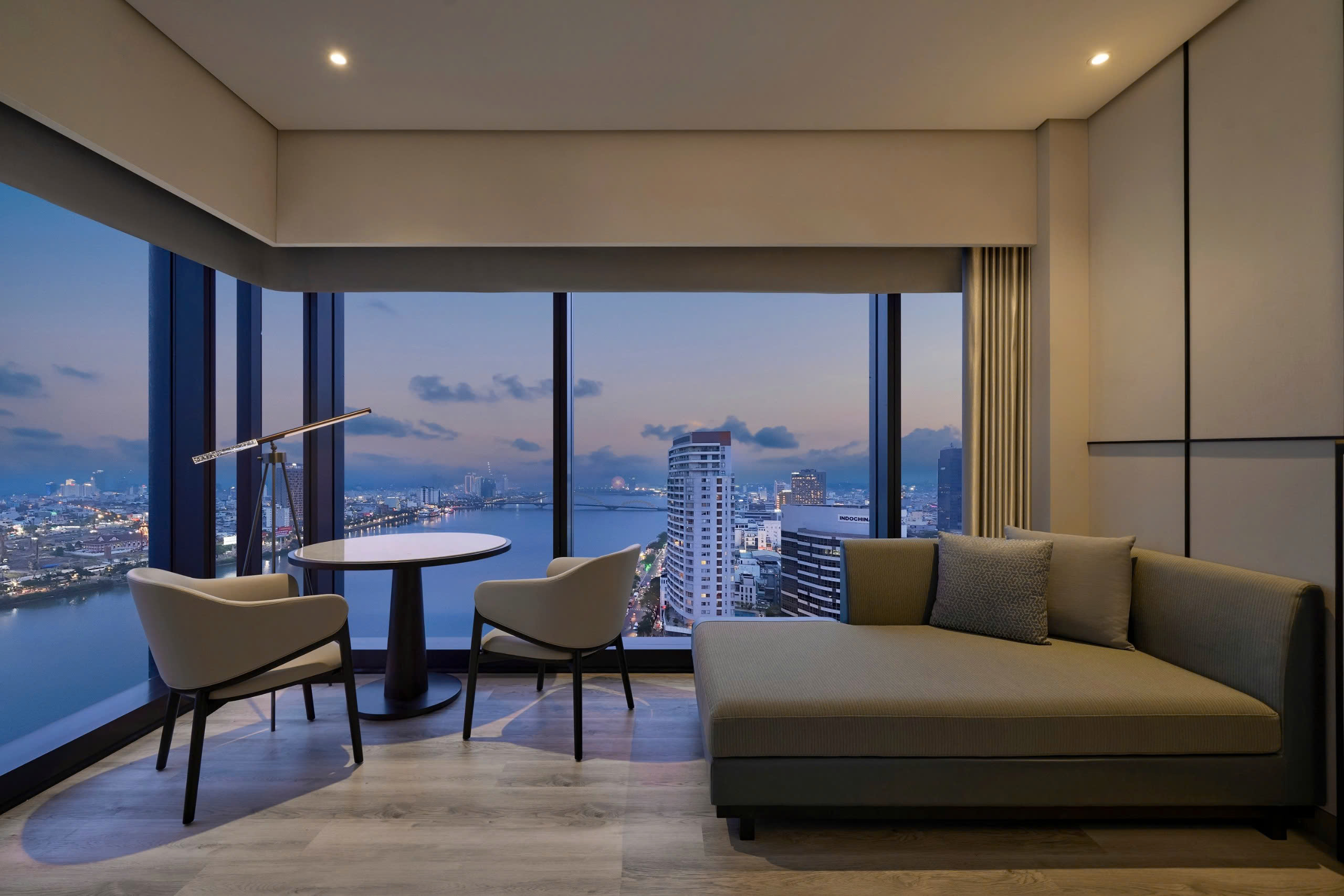 Chiêm ngưỡng pháo hoa tại khách sạn Courtyard by Marriott Danang Han River