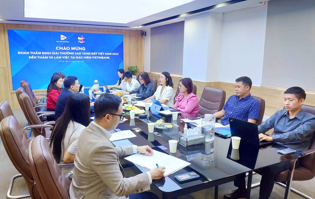 Chủ tịch Nguyễn Tuấn Hải và Phó Chủ tịch Nguyễn Ngọc Mỹ dẫn đầu Đoàn thẩm định Sao Vàng Đất Việt làm việc với các doanh nghiệp ứng viên