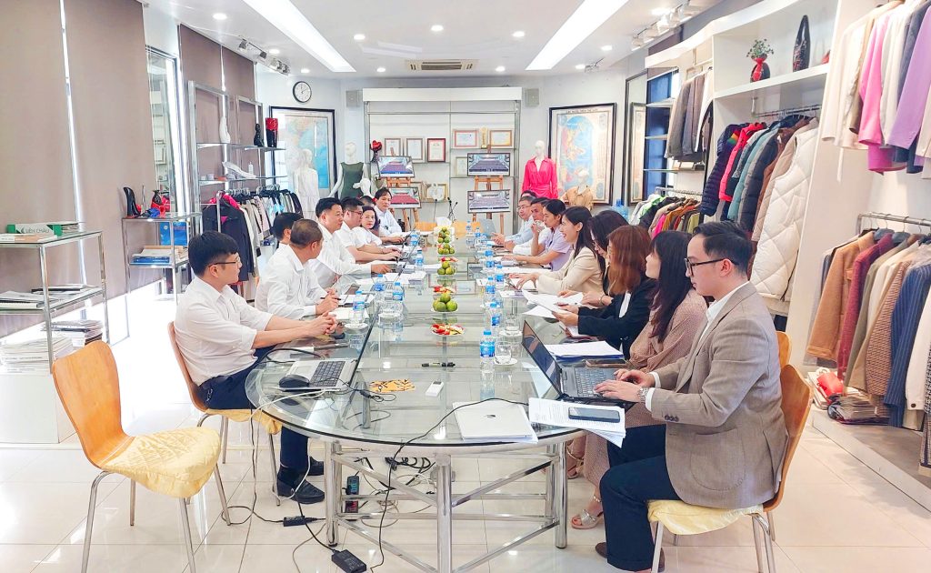 Chủ tịch Nguyễn Tuấn Hải và Phó Chủ tịch Nguyễn Ngọc Mỹ dẫn đầu Đoàn thẩm định Sao Vàng Đất Việt làm việc với các doanh nghiệp ứng viên