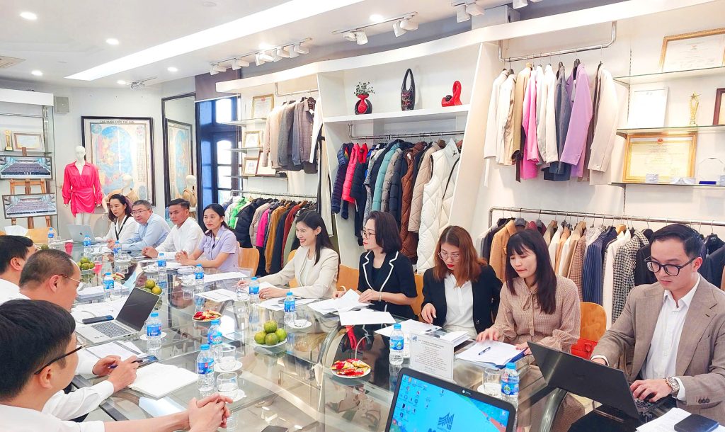 Chủ tịch Nguyễn Tuấn Hải và Phó Chủ tịch Nguyễn Ngọc Mỹ dẫn đầu Đoàn thẩm định Sao Vàng Đất Việt làm việc với các doanh nghiệp ứng viên