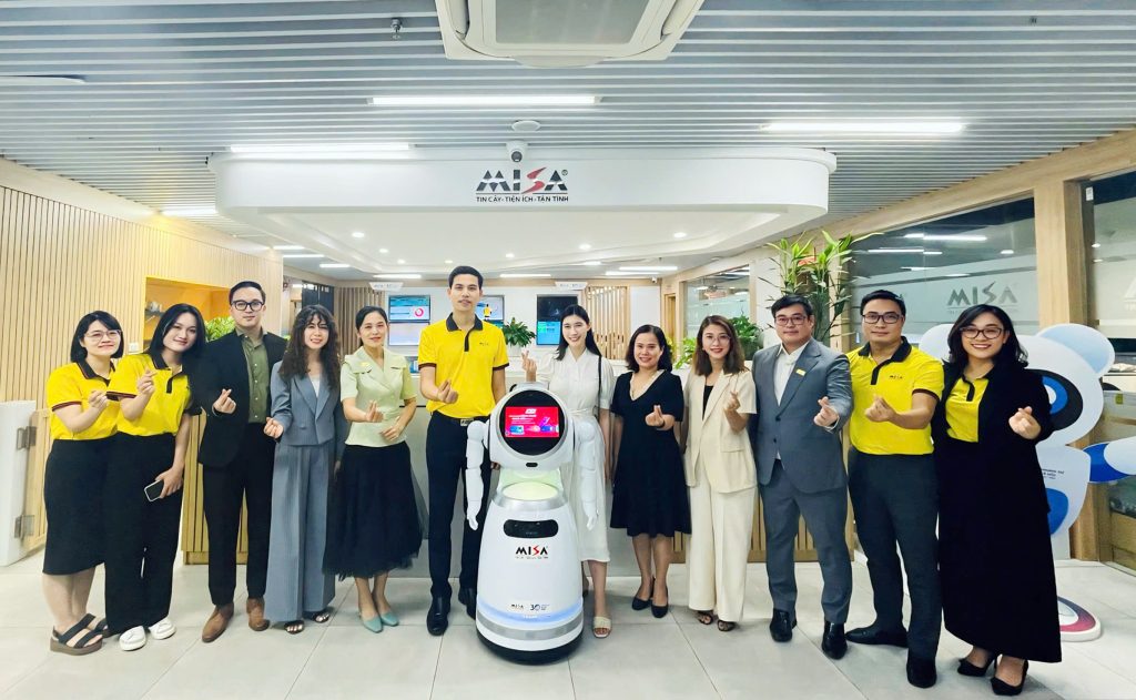 Chủ tịch Nguyễn Tuấn Hải và Phó Chủ tịch Nguyễn Ngọc Mỹ dẫn đầu Đoàn thẩm định Sao Vàng Đất Việt làm việc với các doanh nghiệp ứng viên