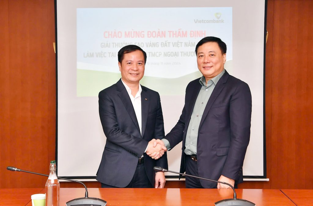 Chủ tịch Nguyễn Tuấn Hải và Phó Chủ tịch Nguyễn Ngọc Mỹ dẫn đầu Đoàn thẩm định Sao Vàng Đất Việt làm việc với các doanh nghiệp ứng viên