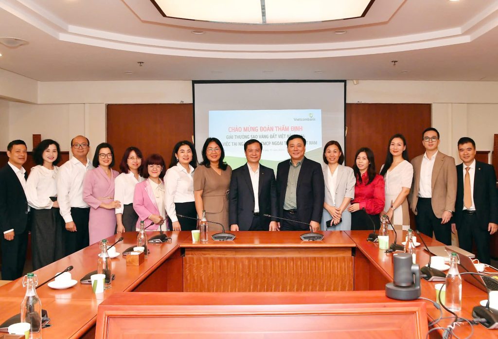 Chủ tịch Nguyễn Tuấn Hải và Phó Chủ tịch Nguyễn Ngọc Mỹ dẫn đầu Đoàn thẩm định Sao Vàng Đất Việt làm việc với các doanh nghiệp ứng viên