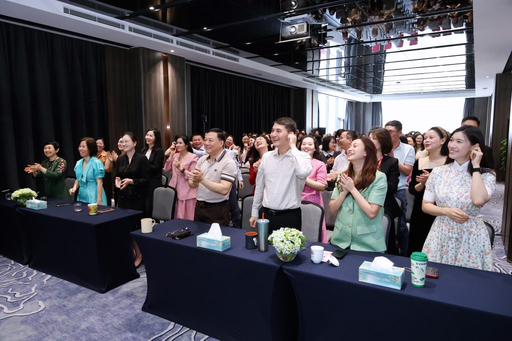 Chương trình Chúc mừng ngày Quốc tế Phụ nữ 8/3 “Đẹp dịu dàng mà không chói lóa”