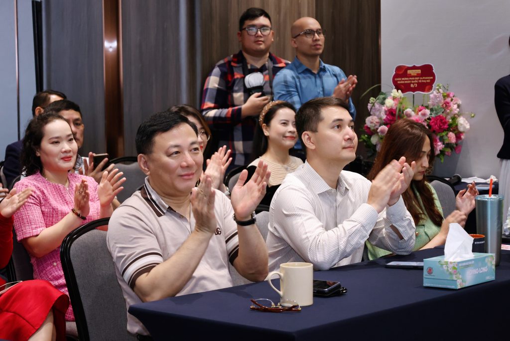 Chương trình Chúc mừng ngày Quốc tế Phụ nữ 8/3 “Đẹp dịu dàng mà không chói lóa”