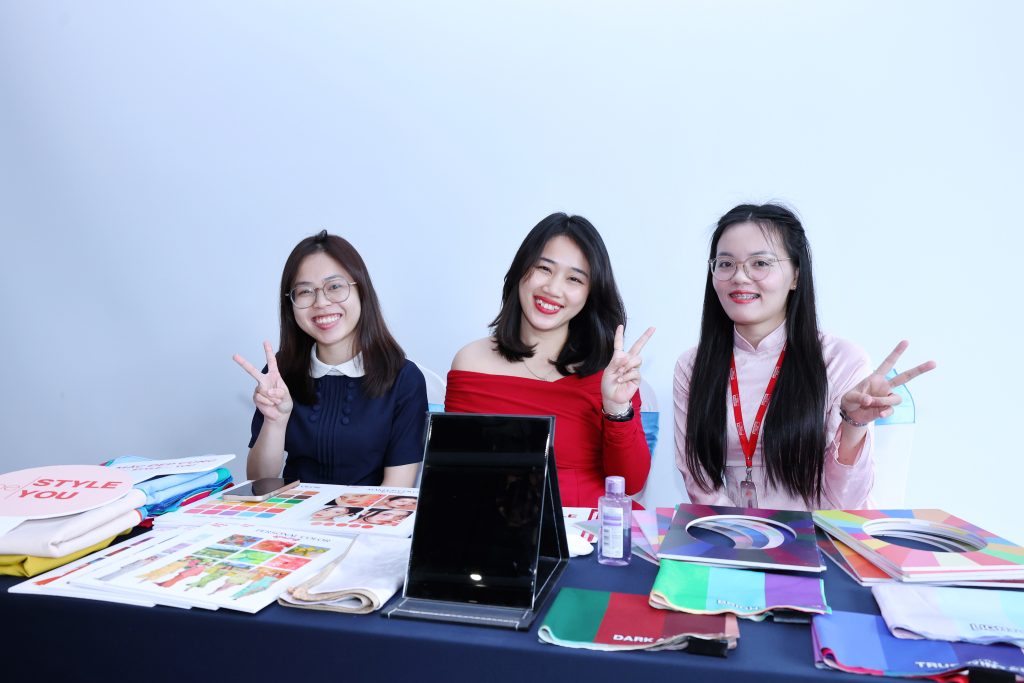 Chương trình Chúc mừng ngày Quốc tế Phụ nữ 8/3 “Đẹp dịu dàng mà không chói lóa”