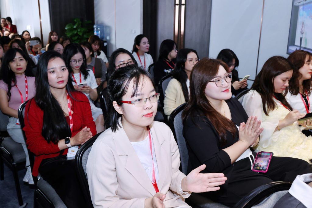 Chương trình Chúc mừng ngày Quốc tế Phụ nữ 8/3 “Đẹp dịu dàng mà không chói lóa”