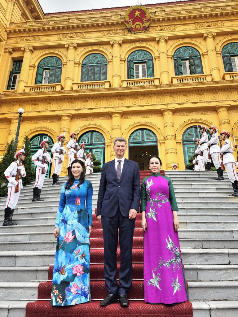 Doanh nhân Nguyễn Ngọc Mỹ tiếp đón đại sứ Cộng hòa Iceland đến Việt Nam