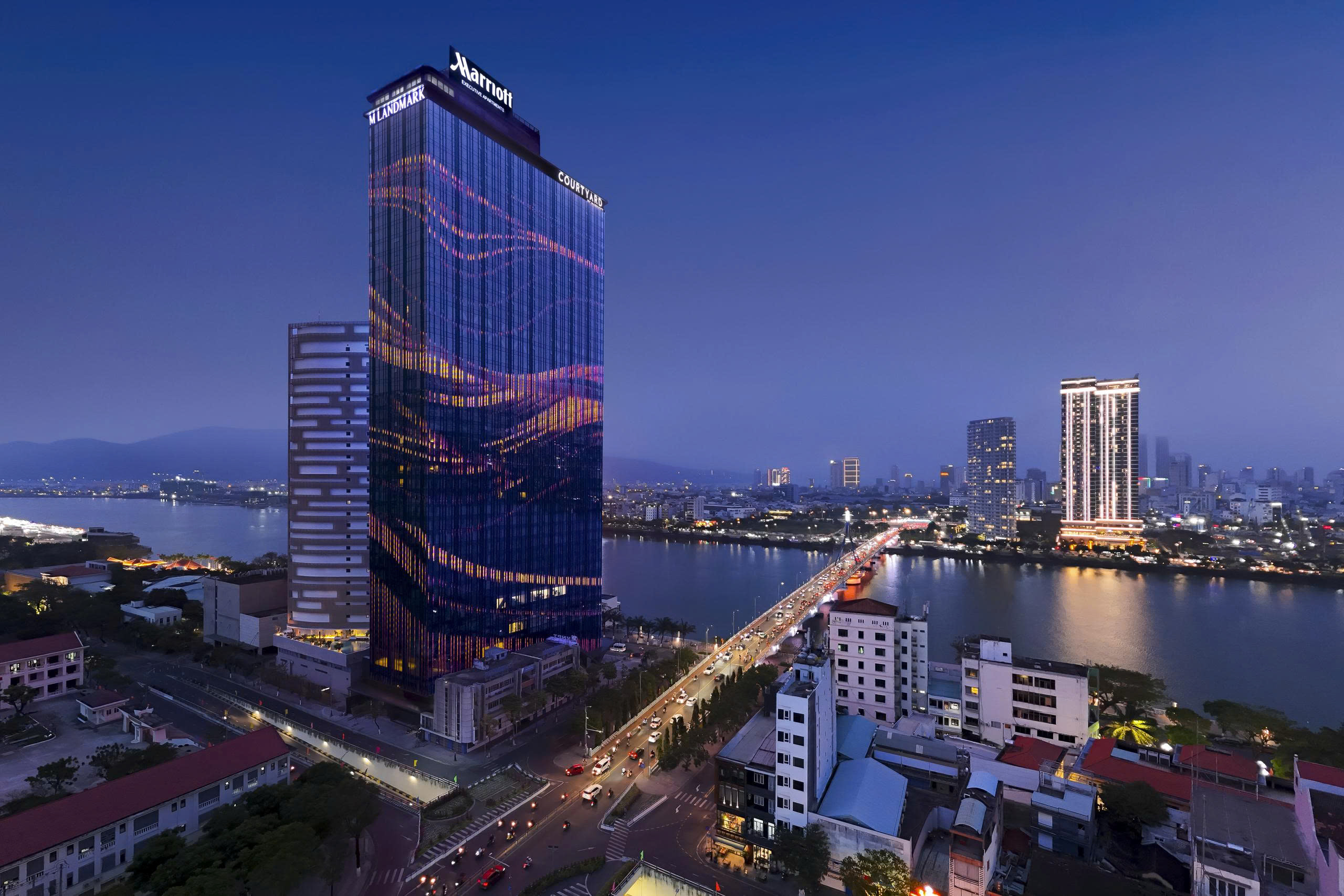 Khách sạn Courtyard by Marriott Danang Han River – điểm nhấn kiến trúc mới giữa lòng thành phố Đà Nẵng chính thức mở cửa đón khách