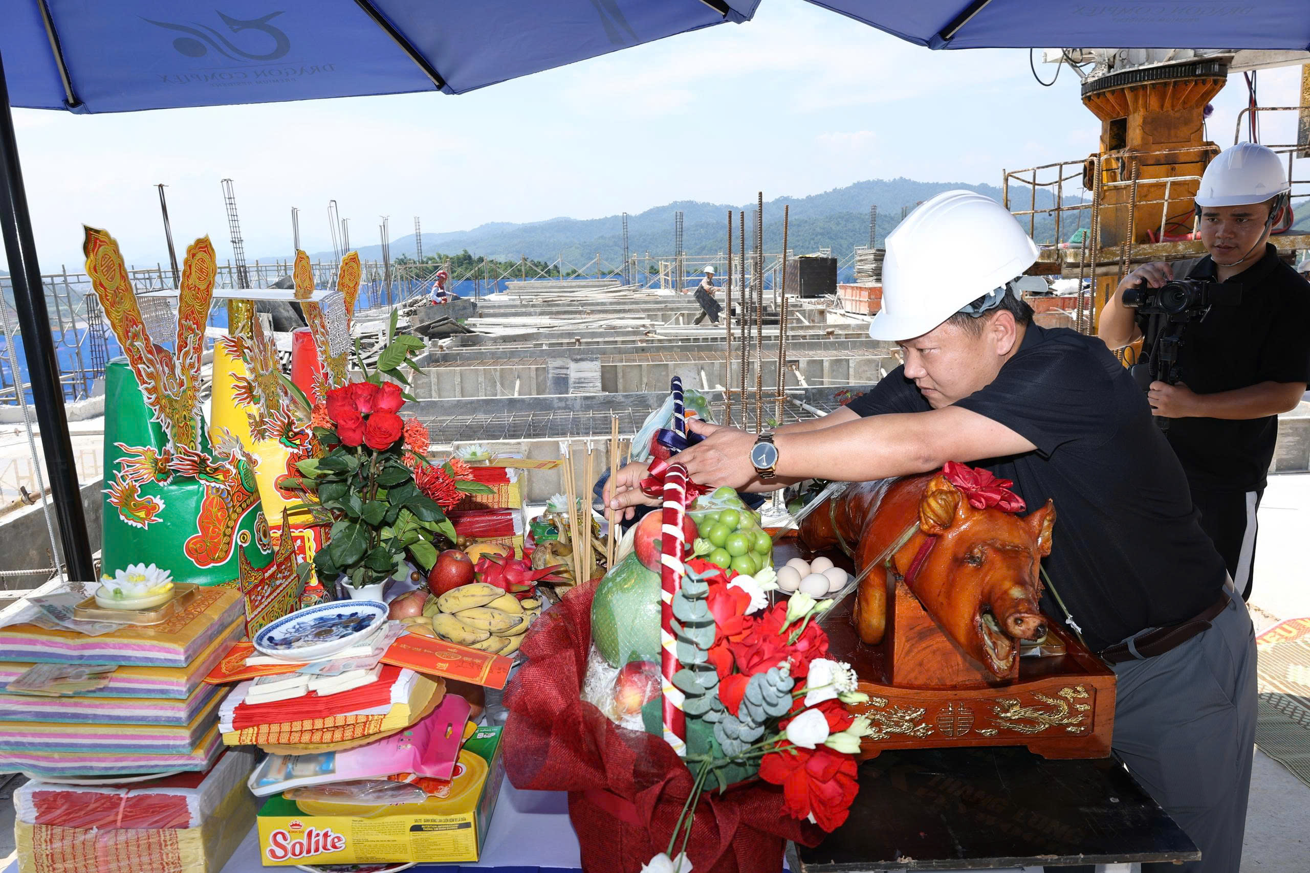 Lễ cất nóc Tòa N01A, N01B dự án NOXH Golden Square Lào Cai