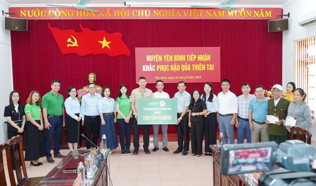 Tấm lòng của CBNV Alphanam được trao tận tay các hộ dân huyện Yên Bình và Thị xã Sa Pa để khắc phục hậu quả do bão số 3