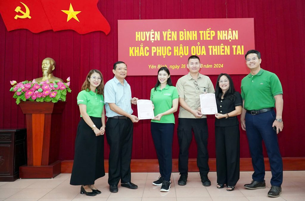 Tấm lòng của CBNV Alphanam được trao tận tay các hộ dân huyện Yên Bình và Thị xã Sa Pa để khắc phục hậu quả do bão số 3