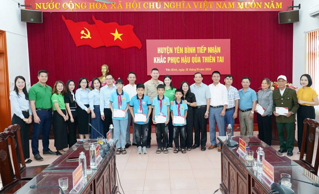 Tấm lòng của CBNV Alphanam được trao tận tay các hộ dân huyện Yên Bình và Thị xã Sa Pa để khắc phục hậu quả do bão số 3