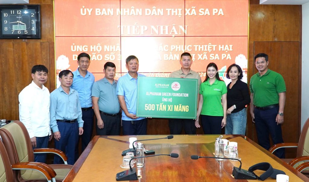 Tấm lòng của CBNV Alphanam được trao tận tay các hộ dân huyện Yên Bình và Thị xã Sa Pa để khắc phục hậu quả do bão số 3