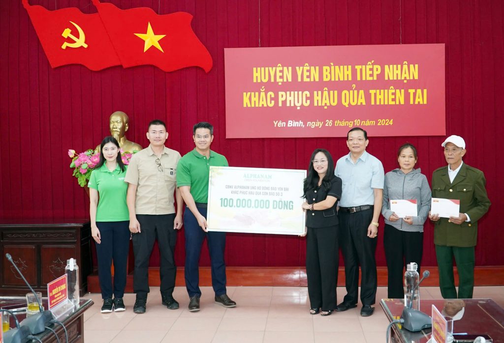 Tấm lòng của CBNV Alphanam được trao tận tay các hộ dân huyện Yên Bình và Thị xã Sa Pa để khắc phục hậu quả do bão số 3